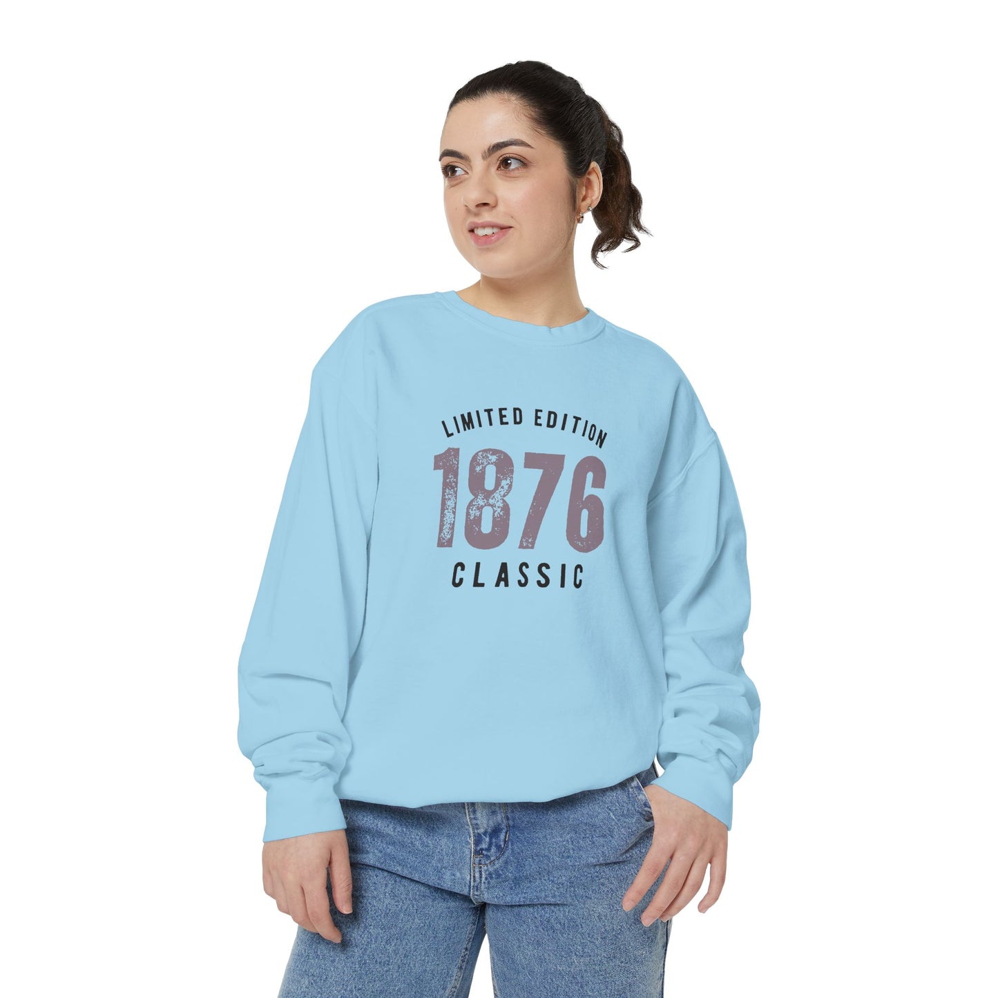 Limited Edition 1876 Classic Unisex College Crewneck Sweatshirt | Vintage College Retro Graphic Pullover