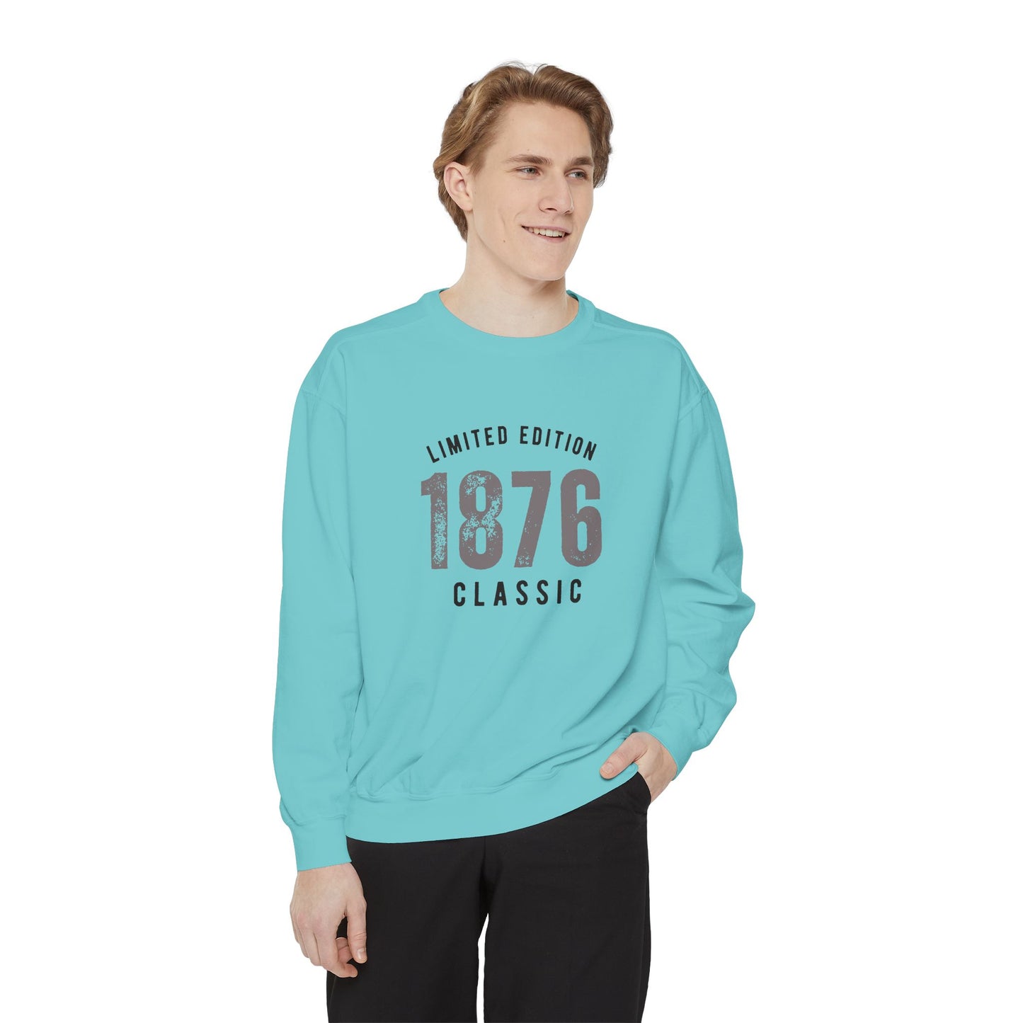 Limited Edition 1876 Classic Unisex College Crewneck Sweatshirt | Vintage College Retro Graphic Pullover
