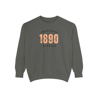 Limited Edition 1890 Classic Unisex Crewneck Sweatshirt | Vintage Retro Graphic Pullover