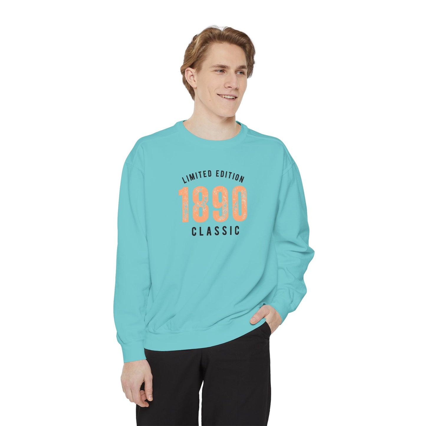 Limited Edition 1890 Classic Unisex Crewneck Sweatshirt | Vintage Retro Graphic Pullover