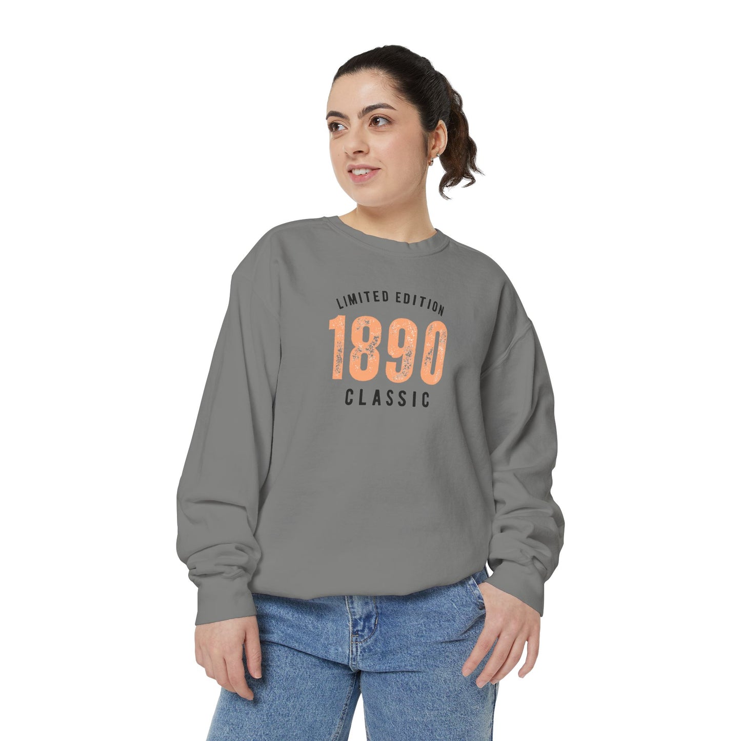 Limited Edition 1890 Classic Unisex Crewneck Sweatshirt | Vintage Retro Graphic Pullover