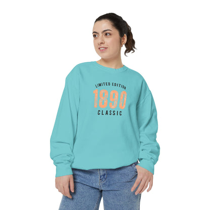 Limited Edition 1890 Classic Unisex Crewneck Sweatshirt | Vintage Retro Graphic Pullover