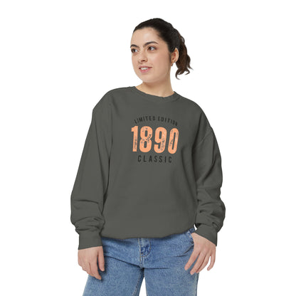 Limited Edition 1890 Classic Unisex Crewneck Sweatshirt | Vintage Retro Graphic Pullover