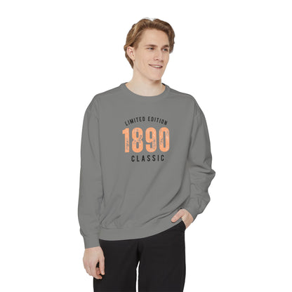 Limited Edition 1890 Classic Unisex Crewneck Sweatshirt | Vintage Retro Graphic Pullover
